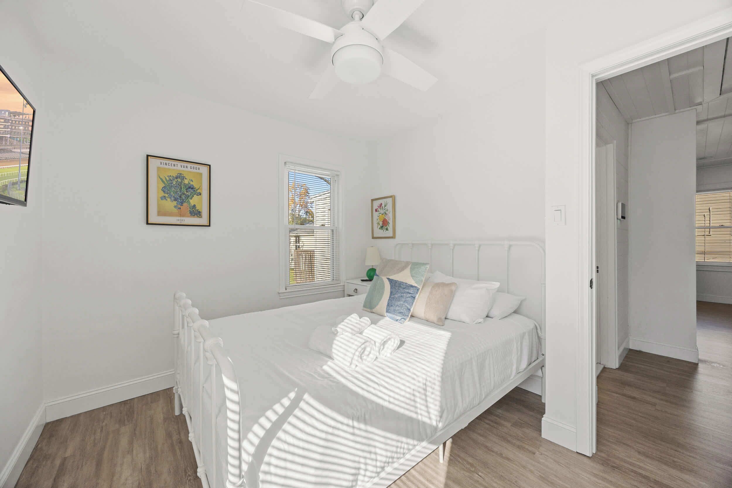 2 bedrooms, iron/ironing board, WiFi, bed sheets