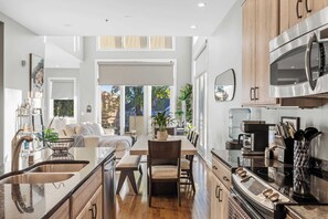 Fridge, microwave, stovetop, dishwasher - NEW Elegant Downtown Escape with Modern Comforts (Louisville)