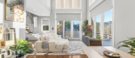 テレビ、書斎 / ワークスペース