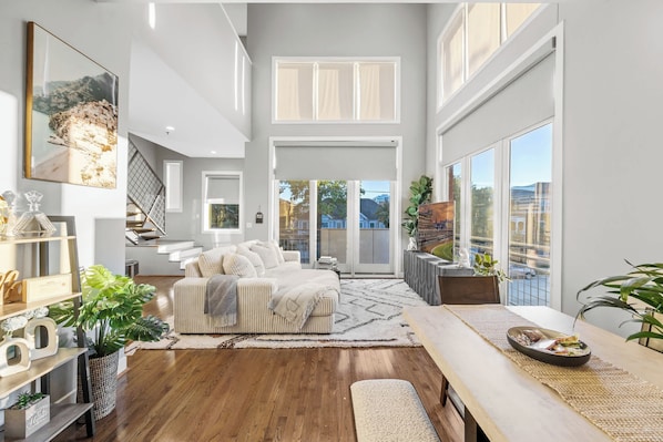 テレビ、書斎 / ワークスペース