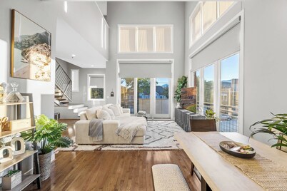 NEW Elegant Downtown Escape with Modern Comforts