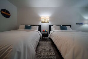 1 bedroom, WiFi, bed sheets - Arcade room, #3 at Glory Dayz! (Eureka Springs)