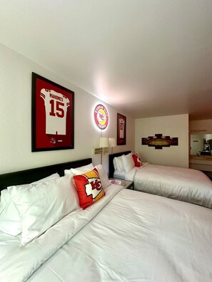1 bedroom, WiFi, bed sheets - KC Room, #7 at Glory Dayz! (Eureka Springs)
