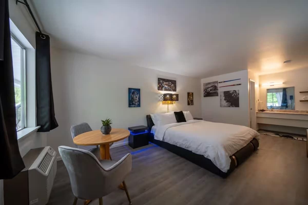 1 bedroom, WiFi, bed sheets