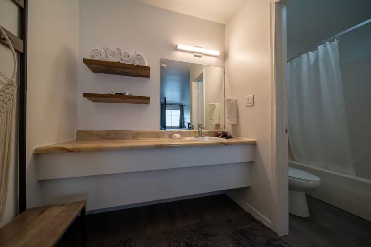 Hårføner og håndklær