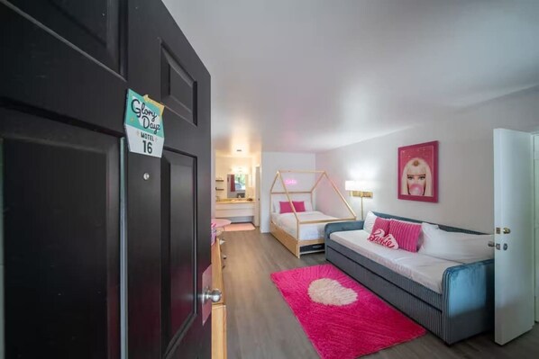 1 bedroom, WiFi, bed sheets