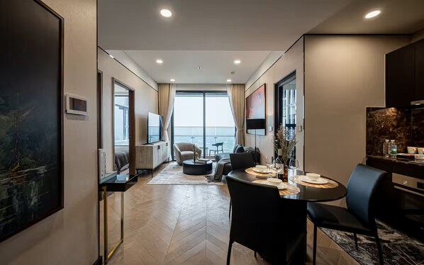 Royal Suite, 1 Bedroom, Club Lounge Access, City View | Egyptian cotton sheets, premium bedding, down comforters - The Parkland Lux & Easy in East Tower (An Khanh)