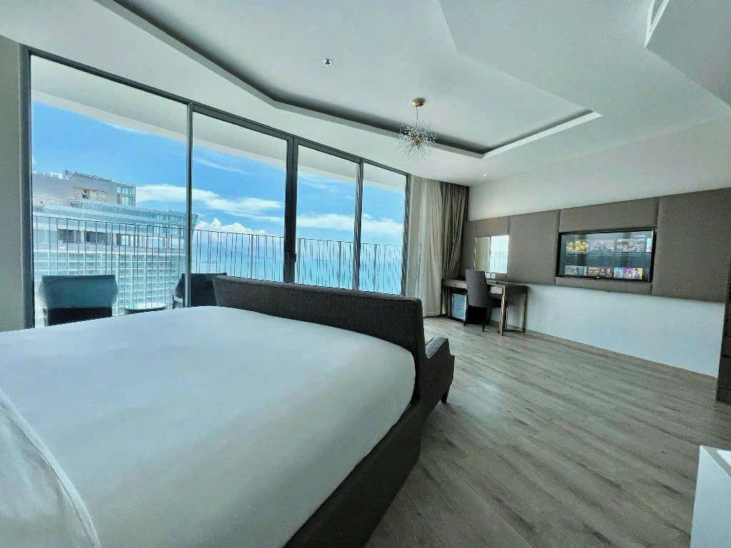 Junior Apartment | Bathroom | Slippers