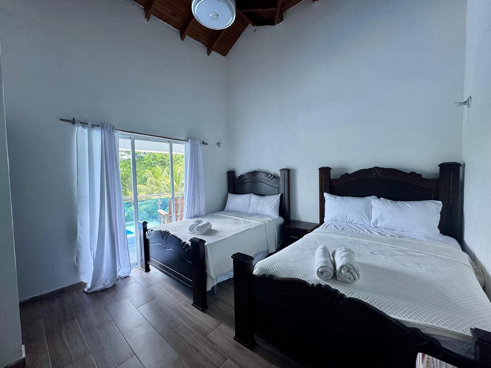 5 bedrooms, iron/ironing board, free WiFi, bed sheets