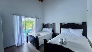 5 bedrooms, iron/ironing board, free WiFi, bed sheets
