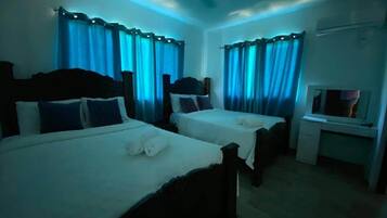 5 bedrooms, iron/ironing board, WiFi, bed sheets