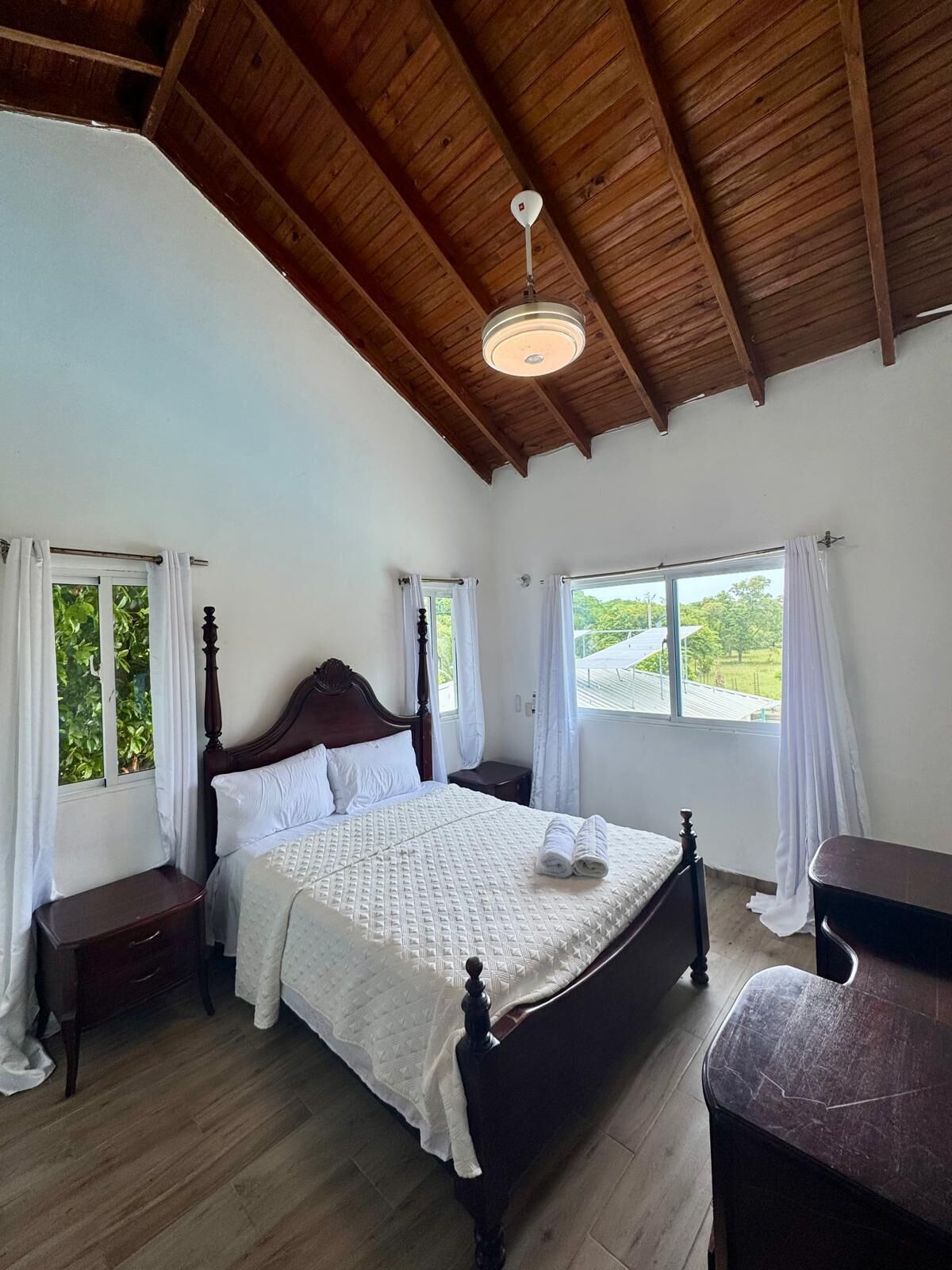 5 bedrooms, iron/ironing board, free WiFi, bed sheets