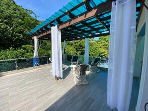 Terrace/patio - Private 5BR Villa w/ Pool • Sleeps 16+ • Near Ensenada, Punta Rucia & Cayo Arena (Estero Hondo (D. M.).)