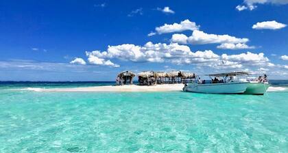 Prime Villa w/ Private Pool • Sleeps 18+ • Near Ensenada & Punta Rucia Beaches