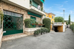 Perhehuoneisto, useita makuuhuoneita (Seaside Binario Blu 500 M Dal Mare) | Ulkopuoli