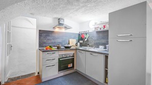 Appartement Standard, 1 chambre, four à micro-ondes (Casa Vacanze Maimone 3 Central) | Cuisine privée