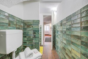 Standard Apartment, Multiple Bedrooms (Casa Vacanze Maimone 3) | Bathroom