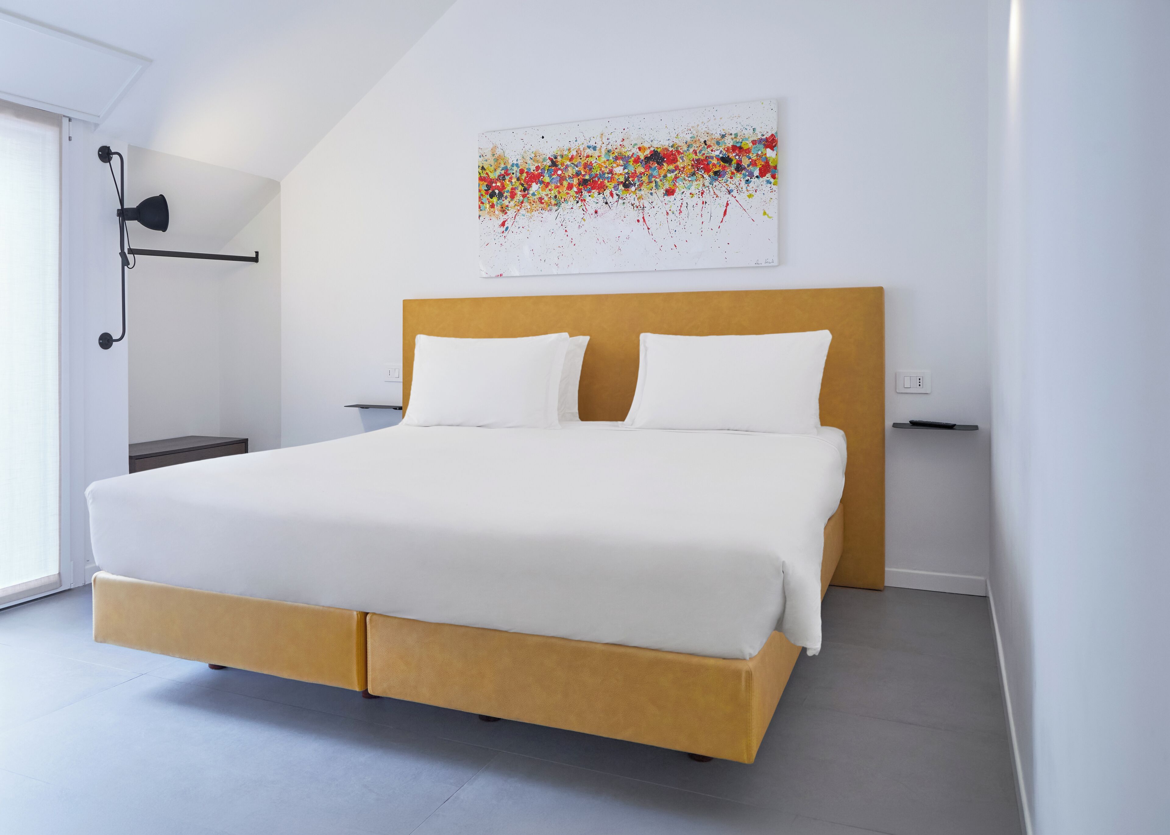 Panorámás szoba kétszemélyes vagy két külön ággyal, kilátással a városra | Széf a szobában, íróasztal, hangszigetelés és ingyenes wifi