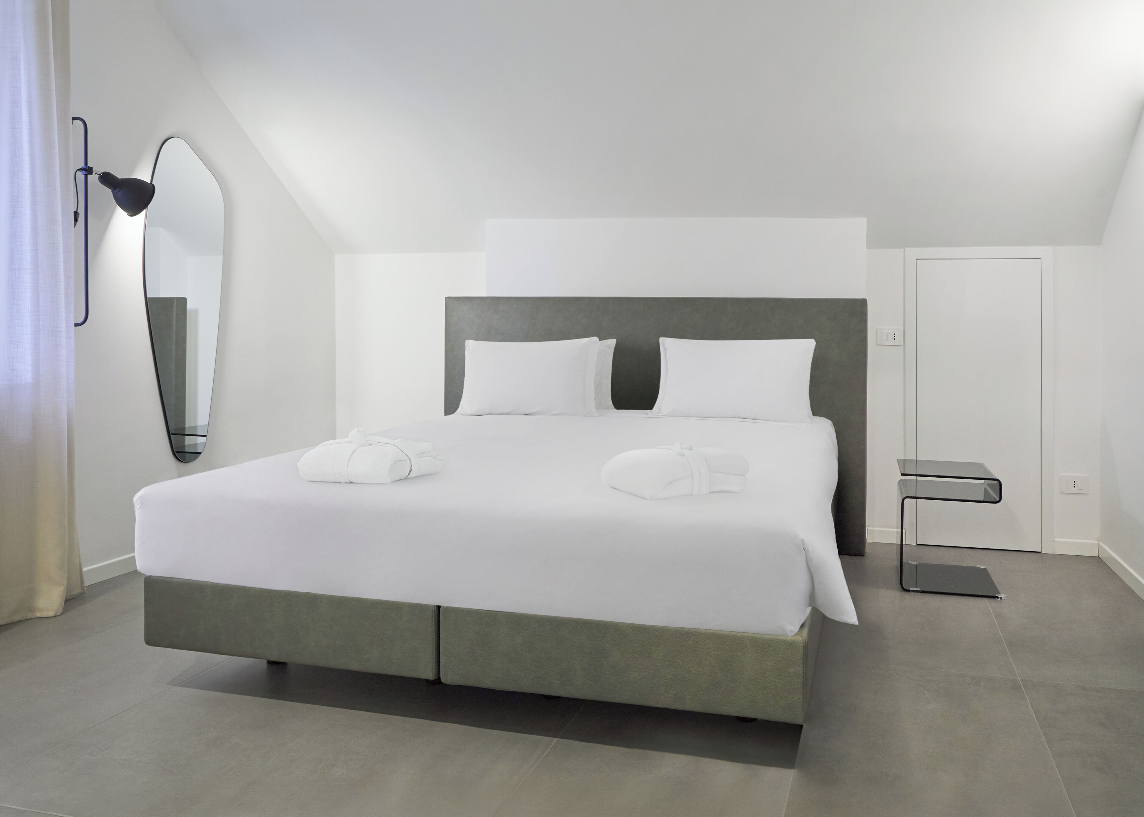 Superior szoba kétszemélyes vagy két külön ággyal | Széf a szobában, íróasztal, hangszigetelés és ingyenes wifi