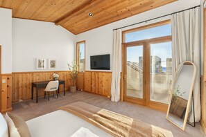 3 chambres, bureau, fer et planche à repasser, accès au Wi-Fi (inclus)