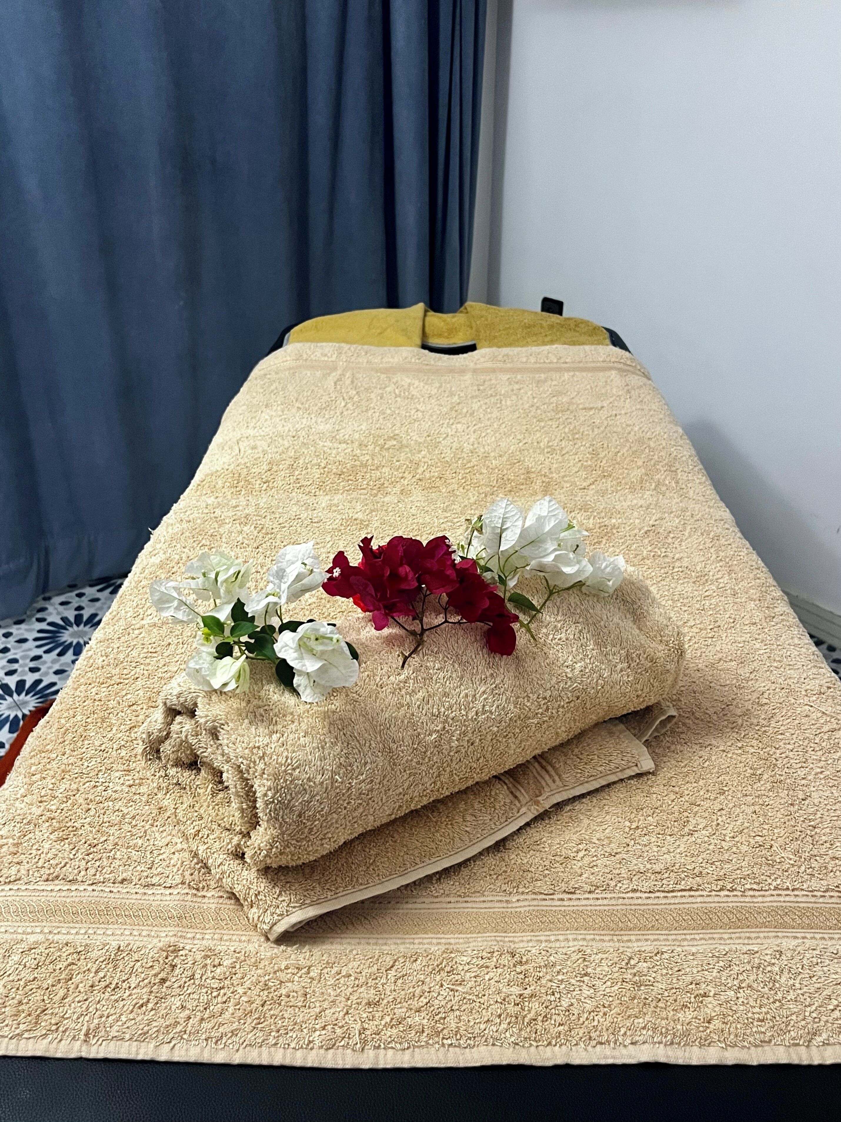 土耳其浴、身体磨砂、按摩服务