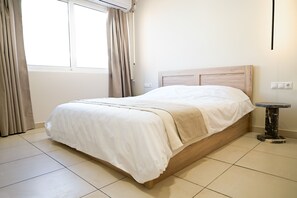 1 bedroom, iron/ironing board, internet, bed sheets