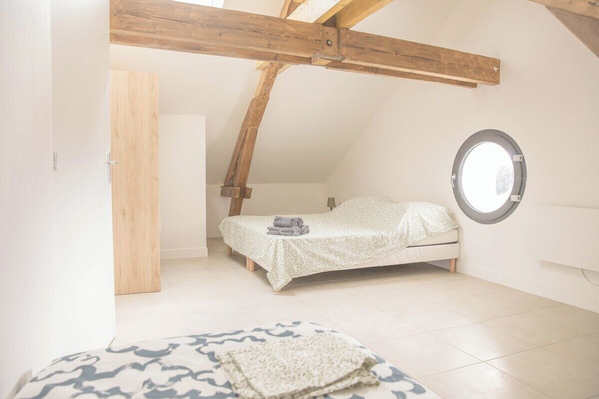 1 bedroom, internet, bed sheets