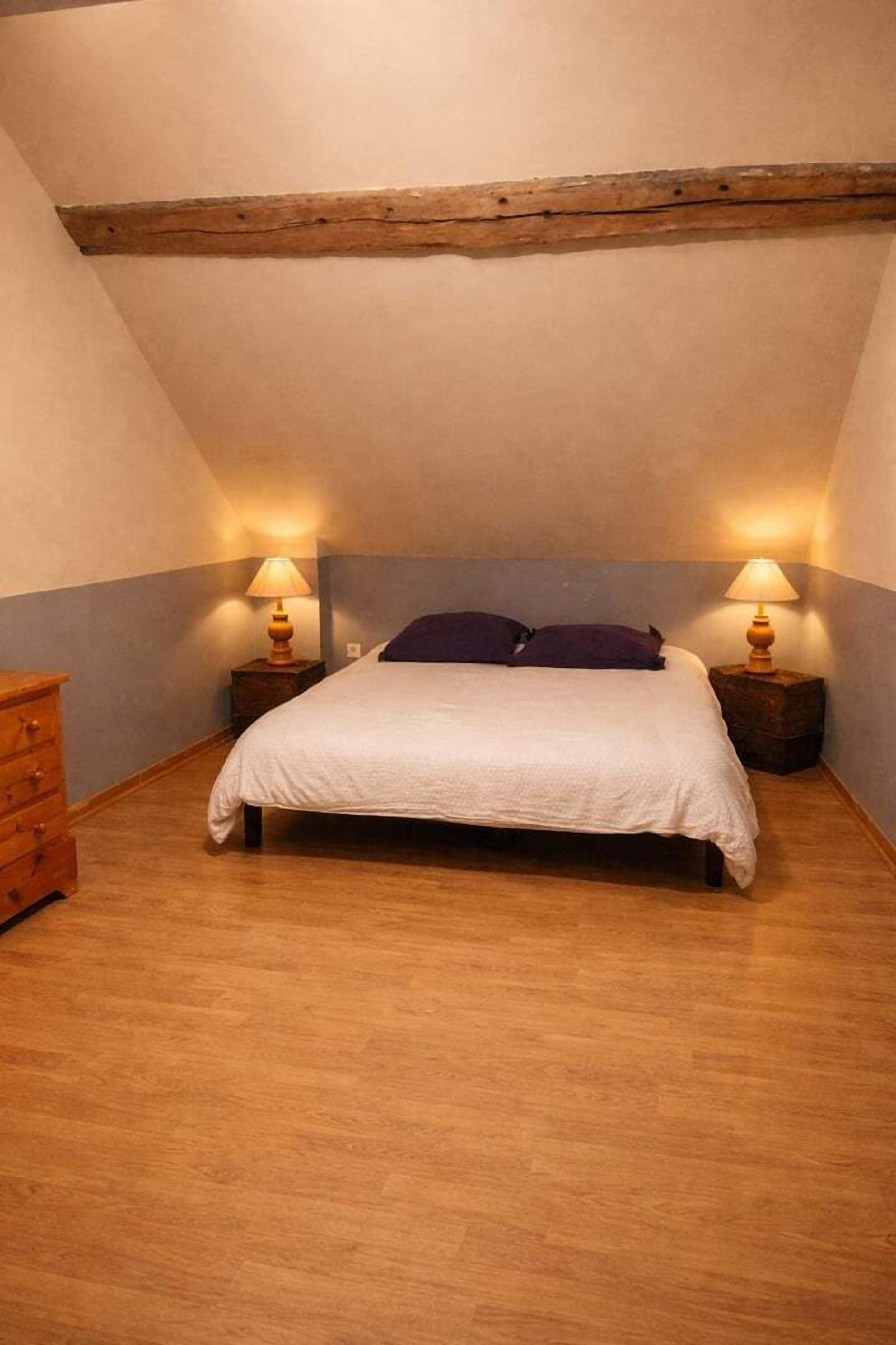 2 bedrooms, bed sheets