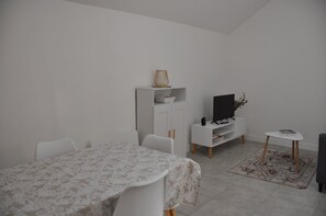 Dining - Duplex 105, La Ferté-sous-Jouarre (La Ferté-sous-Jouarre)