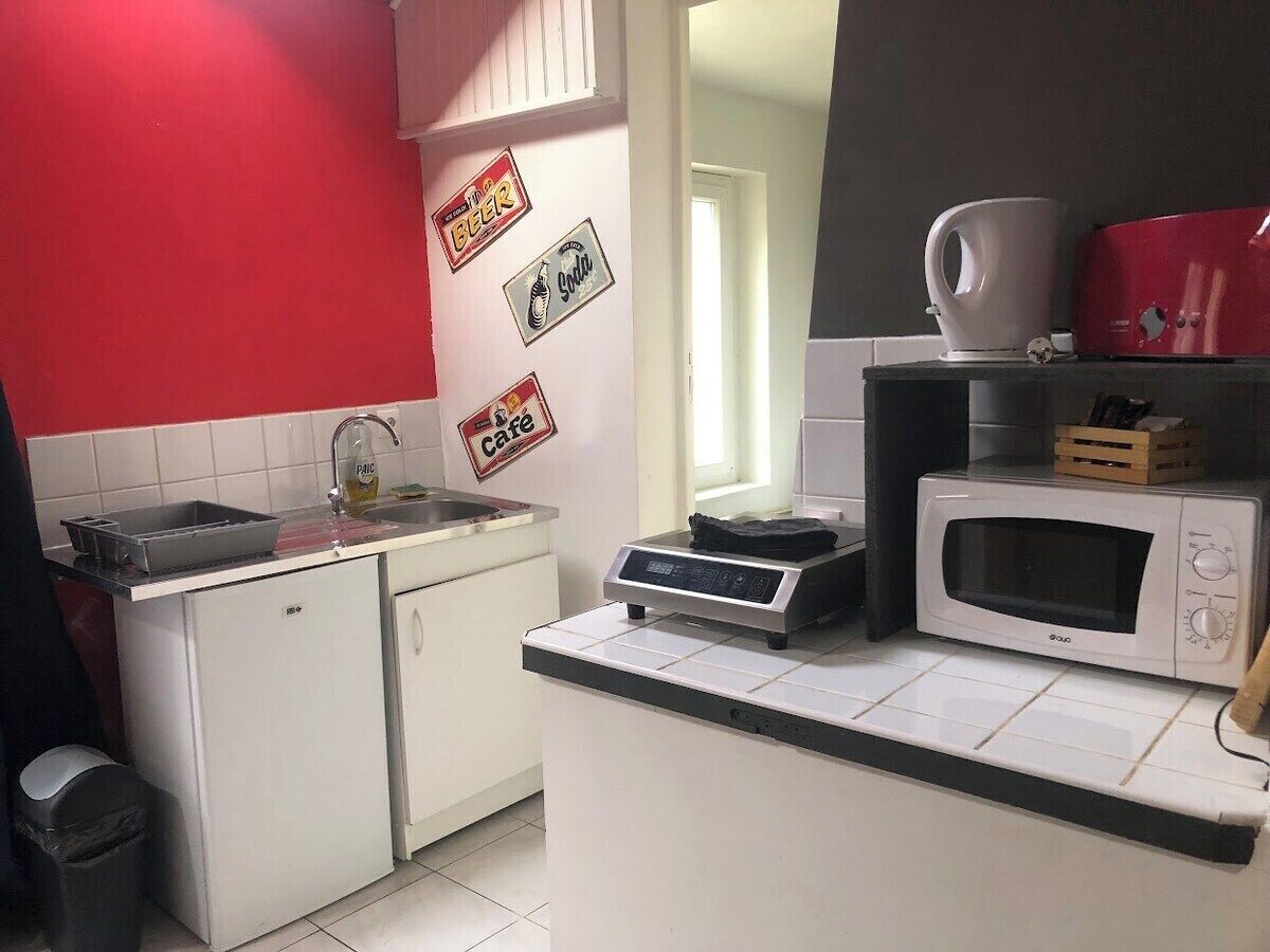 Refrigerador, microondas, horno y parrilla de estufa 