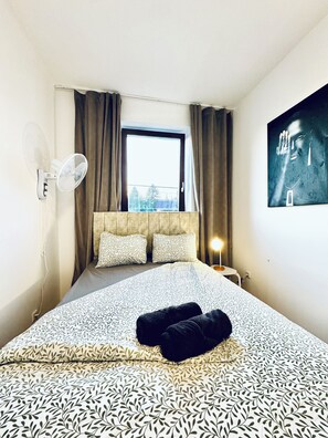 Basic Apartment | Iron/ironing board