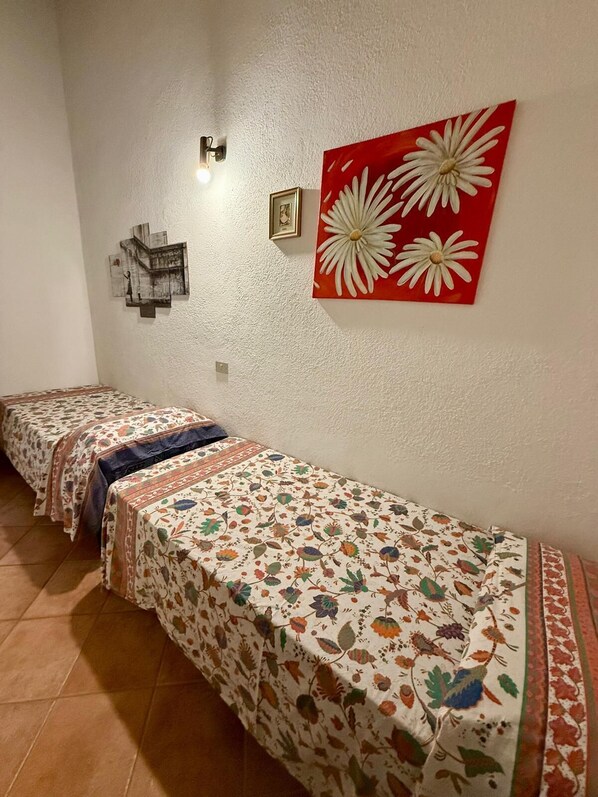 Apartment | Iron/ironing board