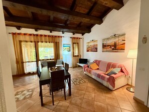 Apartment | Dining room - Appartamento Cala D'Ambra 43 (San Teodoro)