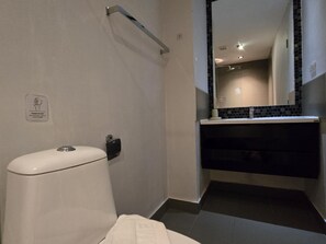 Apartment, Balcony | Bathroom