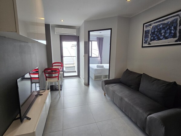 Huoneisto, parveke | Oleskelualue