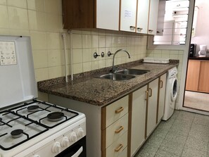 Fridge, microwave, oven, coffee/tea maker