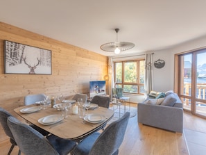 Dining - New apartment with balcony and direct ski access, 3 bedrooms, Alpe d'Huez (Huez)