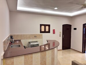 Un four, surface de cuisson
