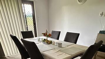 تناول الطعام