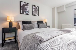 2 chambres, fer et planche à repasser, Wi-Fi, literie fournie
