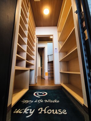 تفاصيل الفندق من الداخل