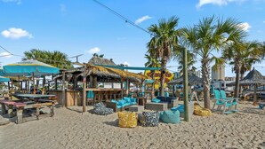 Unclassified image, 4 of 73, button - "Forever Summer" | Dog Friendly | Pensacola Beach | My Beach Getaways (Pensacola Beach)