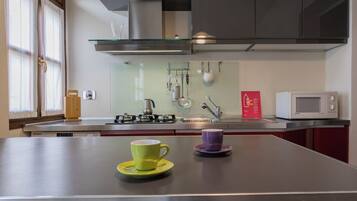 Apartment, 2 Bedrooms | Private kitchen