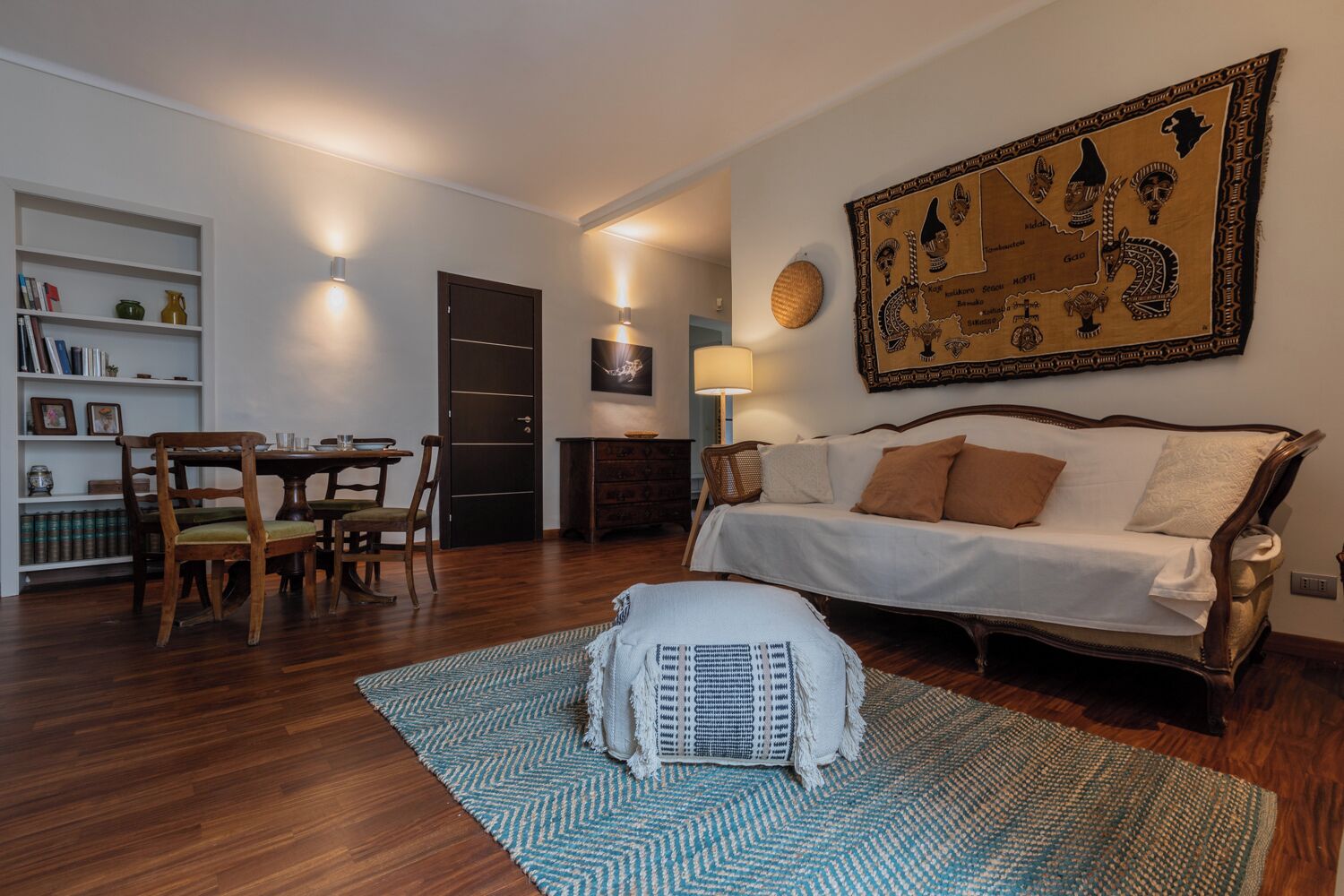 Apartment, 2 Bedrooms | Living area | 30-inch TV with satellite channels