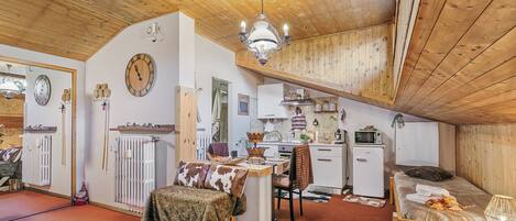 Standard Studio, Mountain View (Studio Valleverde 33B Ski in ski out) | Private kitchenette | Stovetop, coffee/tea maker, electric kettle, toaster