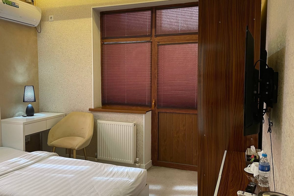 Habitació individual estàndard, vistes a la ciutat | Escriptori, habitacions insonoritzades i wifi gratuïta