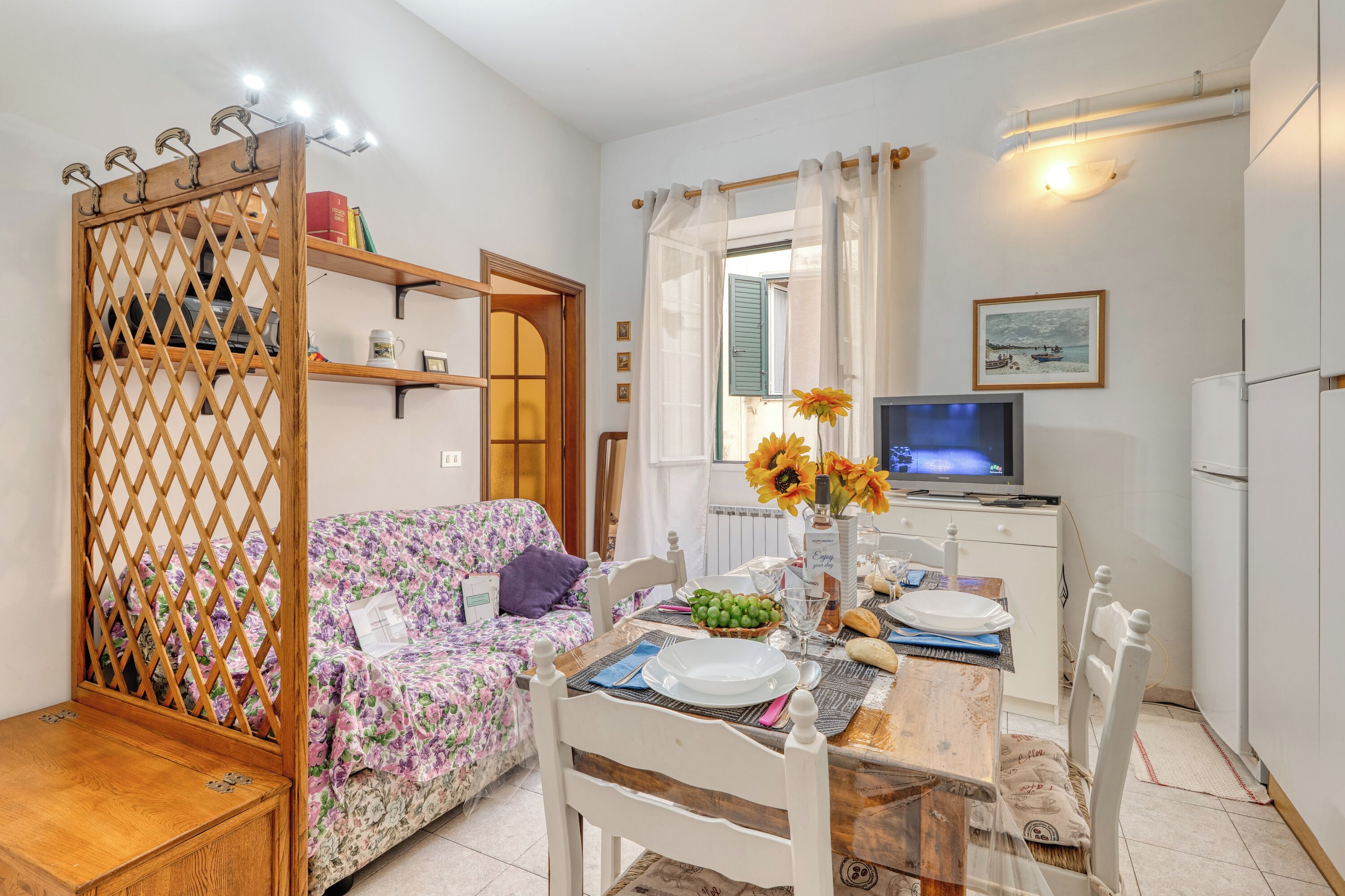 Standard Apartment, 1 Bedroom, Microwave (Casa Lilly) | Living room | TV