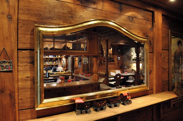 Breakfast, lunch, dinner served; German cuisine - Hotel Hohenstaufen KG (Goeppingen)