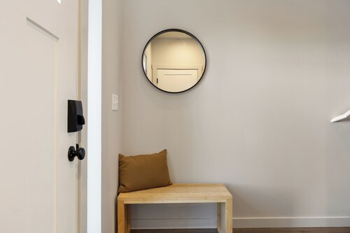 NEW Luxe Decor + Foosball + Air Hockey | Sleeps 10