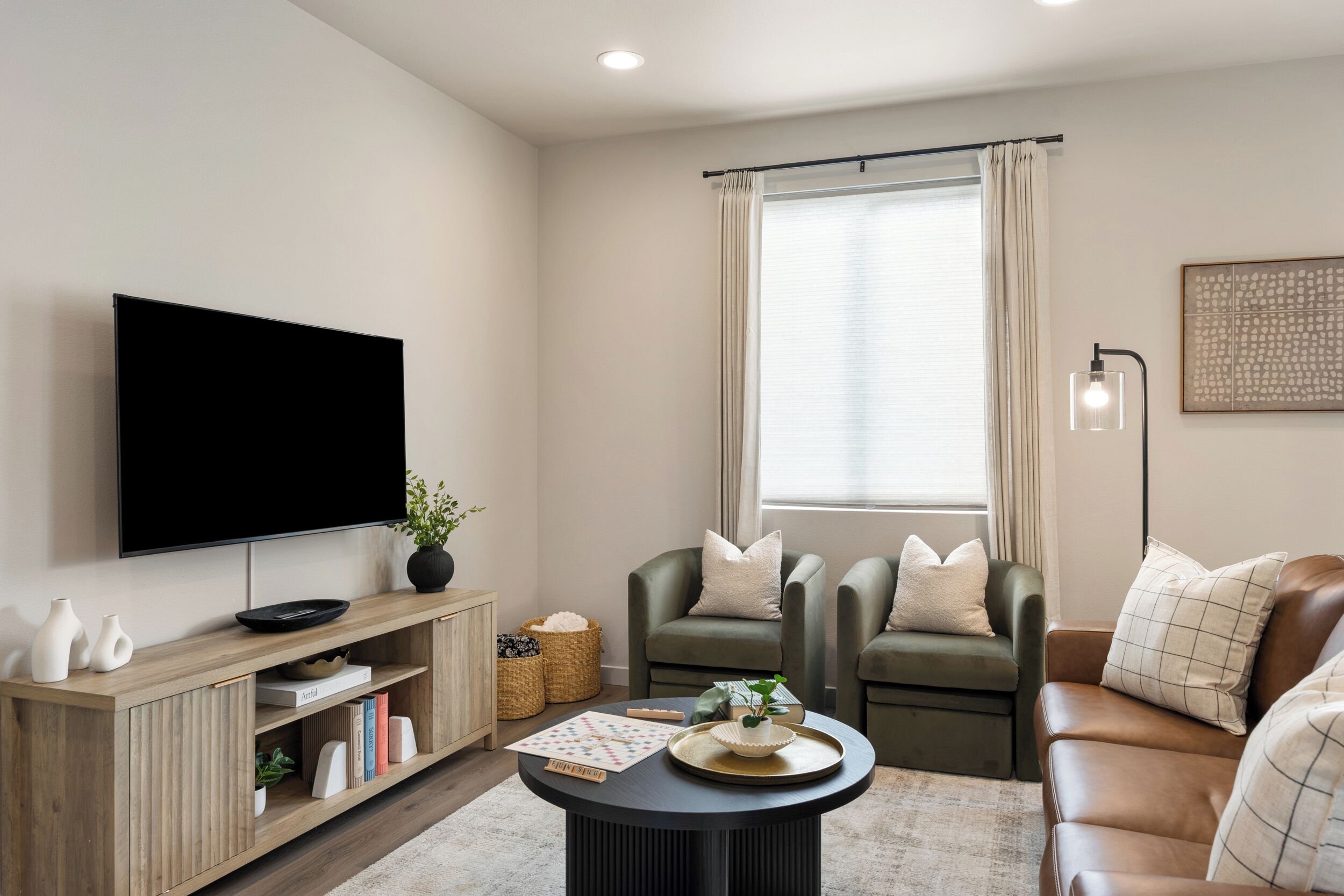 New Luxe Decor + Foosball + Air Hockey | Sleeps 10 - Soap Lake, WA